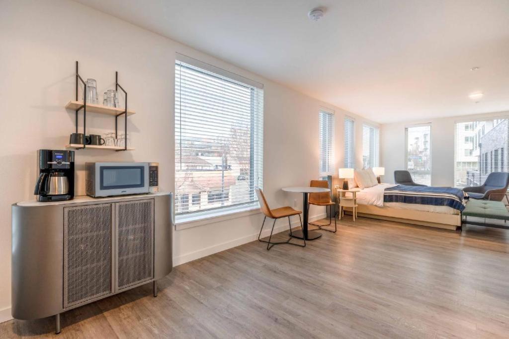 Marina Square Suites Bremerton Buitenkant foto